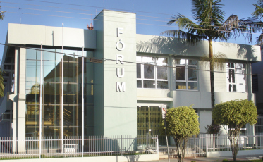 Júri condena jovem por homicídio doloso e ocultação de cadáver do filho recém-nascido no Sul do Estado