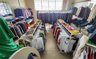 Brechó do Bairro está com mais de cinco mil peças disponíveis