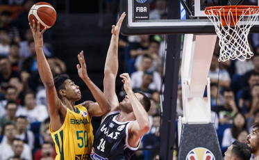 No sufoco, Brasil faz 79 a 78 na Grécia pela Copa do Mundo de Basquete