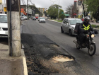 Cuidado com os buracos na Avenida Centenário
