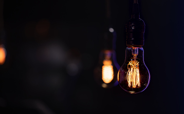 Aneel reduz valor extra que será cobrado na conta de luz em setembro após correção