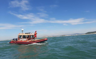 Corpo resgatado pode ser de vítima de naufrágio em Laguna