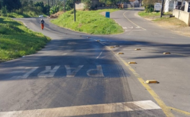 Vazamento de óleo em pista no bairro Metropol 