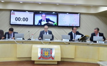 Vinte e seis projetos do Executivo são aprovados