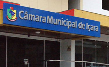 Homem leva balde com fezes até a Câmara de Içara (VÍDEO)