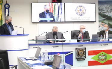 Tubarão confirma redução de vereadores: 17 para 15