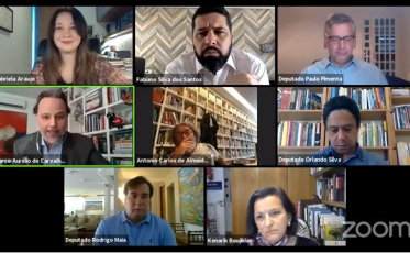 É preciso responsabilizar plataformas e financiadores de fake news, diz Maia 