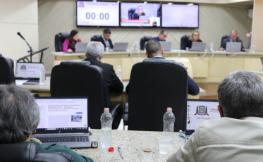 Veto em PL que prioriza alunos que necessitam de laudo para professor individual é derrubado pela Câmara de Criciúma