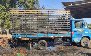 Caminhão pega fogo em Araranguá