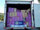 PRF apreende 125 mil maços de cigarros na BR-101
