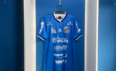 Caravaggio vende 200 camisas em uma semana