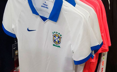 100 Years Challange? Site especializado veste Brasil de branco na Copa América