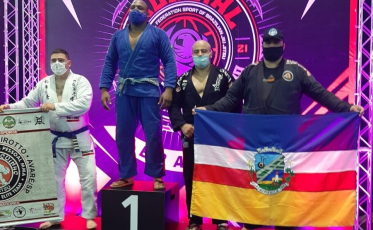 Atleta araranguaense ganha medalha de bronze em competição mundial de Jiu-Jitsu