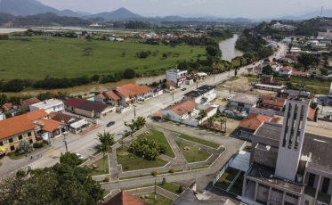 Vai a julgamento a mulher acusada de matar grávida e tirar o filho da barriga