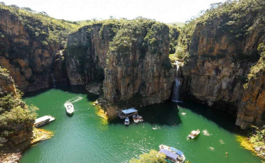 Por que os turistas procuram Capitólio, cidade onde ocorreu o desabamento que deixou mortos