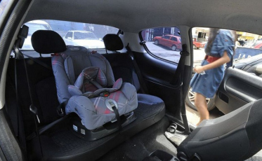 Cartilha orienta pais sobre transporte correto de crianças em veículos