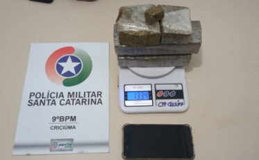 Jovem é preso e maconha é apreendida