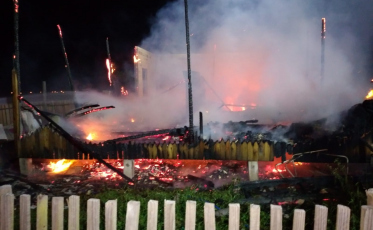 Residência mista é totalmente destruída por incêndio em Arroio do Silva