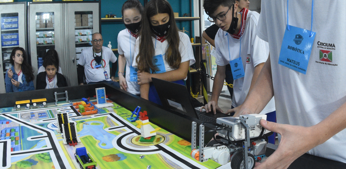 Os jovens são o futuro. Os robôs, também!