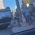 Vídeo: Veículo capota no Centro de Criciúma e mobiliza Polícia Militar