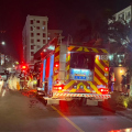 Carro capota e interdita rua no Centro de Criciúma