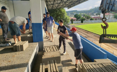 Mãos à obra no estádio da Montanha