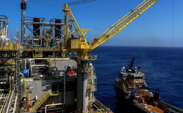 Alta do petróleo com guerra no Oriente Médio encarece produção e afeta setores no Sul de SC