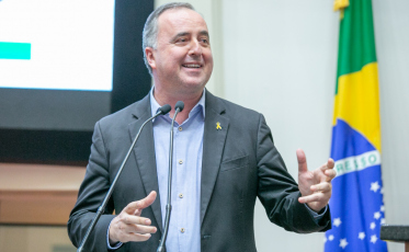 Kennedy Nunes se antecipa e deixa a Casa Civil de olho nas eleições 2026 em SC