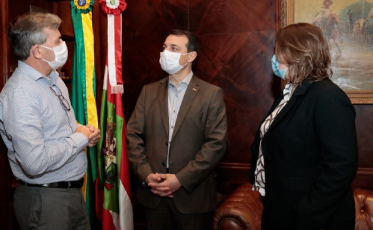 Governador anuncia décimo terceiro salário em outubro