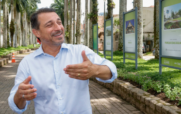 Sem máscara e com partido, começa o projeto de Moisés para a reeleição