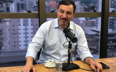 Do Avesso recebe Carlos Moisés, governador de SC