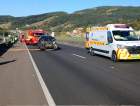 Colisão entre ônibus e caminhonete deixa motorista ferido na BR-101