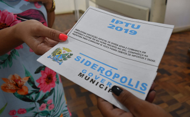 Governo de Siderópolis começa a entregar carnês de IPTU