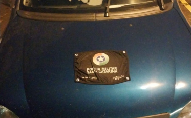 PM prende três homens e recupera carro furtado em Criciúma