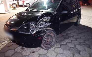 Carro e trem colidem no Centro de Jaguaruna