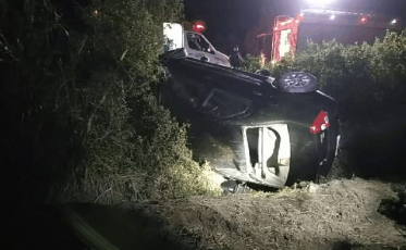 Capotamento de carro é registrado em Meleiro 