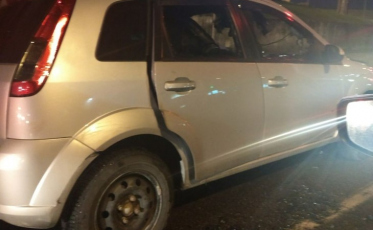 Carro pega fogo em Criciúma