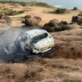 Corpo carbonizado é encontrado dentro de carro em praia de Laguna