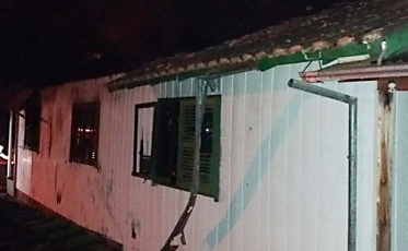 Incêndio atinge casa em Braço do Norte