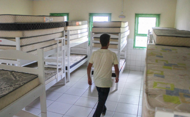 No frio da noite, um acolhimento para os moradores de rua