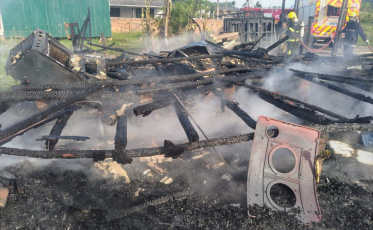 Residência de madeira tem princípio de incêndio em Araranguá