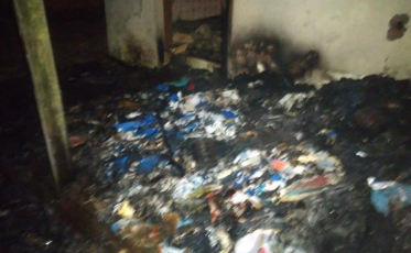 Edificação abandonada pega fogo em Araranguá