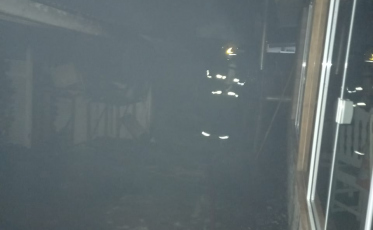 Galpão é atingido por incêndio em Sombrio
