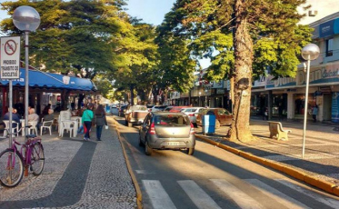 CDL de Araranguá pede que lojistas fechem o comércio por uma hora