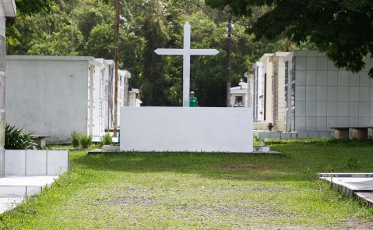 Morador do Rio Maina cita “cenário de abandono” em cemitério