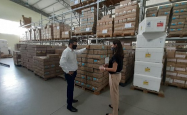 Superintendente de Vigilância em Saúde visita centro de distribuição para acertar detalhes da logística de vacinação