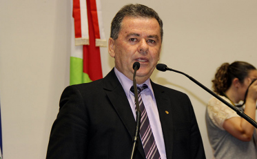 Célio Elias vai ao Senado debater o fechamento da JBS