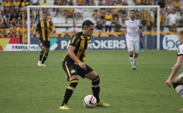 “Entrosou e conseguimos uma sequência boa”, diz Crystopher sobre últimos jogos do Criciúma