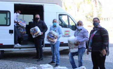 Servidores do IFSC encaminham 55 cestas básicas para a prefeitura