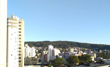 Sol forte e até 32º nesta terça-feira